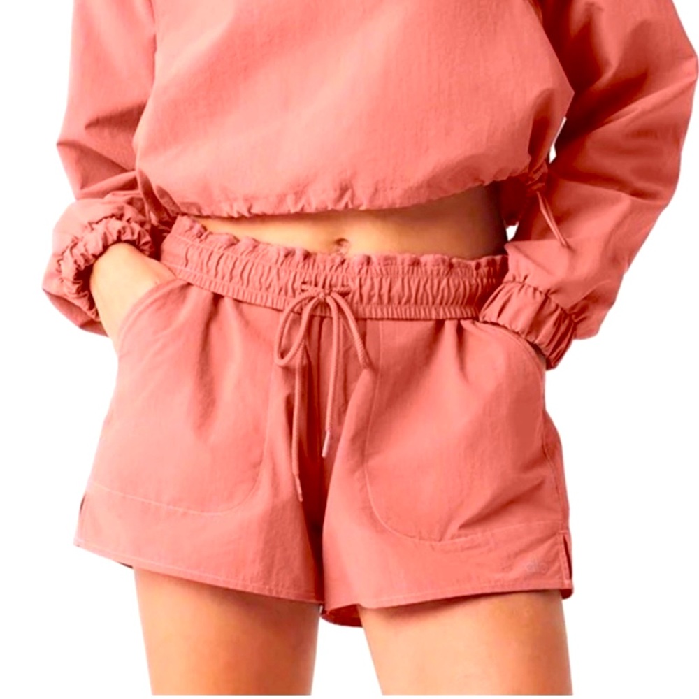 ALO Yoga Alumni Short - Soft Terracotta Size: XS